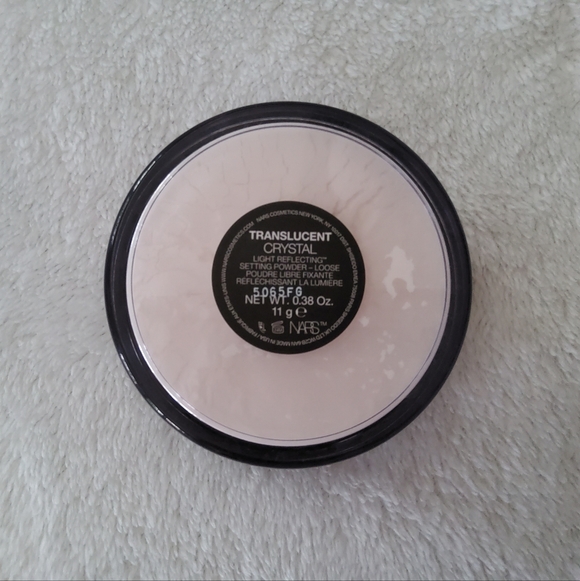 NARS Loose Light Reflecting™ Setting Powder - Translucent Crystal - Picture 2 of 4